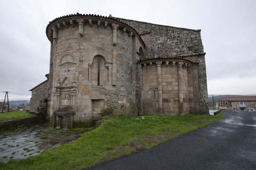 Exterior de la cabecera de la iglesia de Xunqueira de Espadañedo